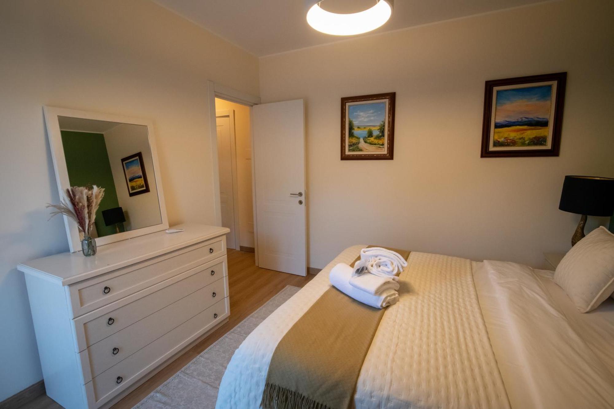 Residenza Lago Sereno Porto Ceresio Buitenkant foto