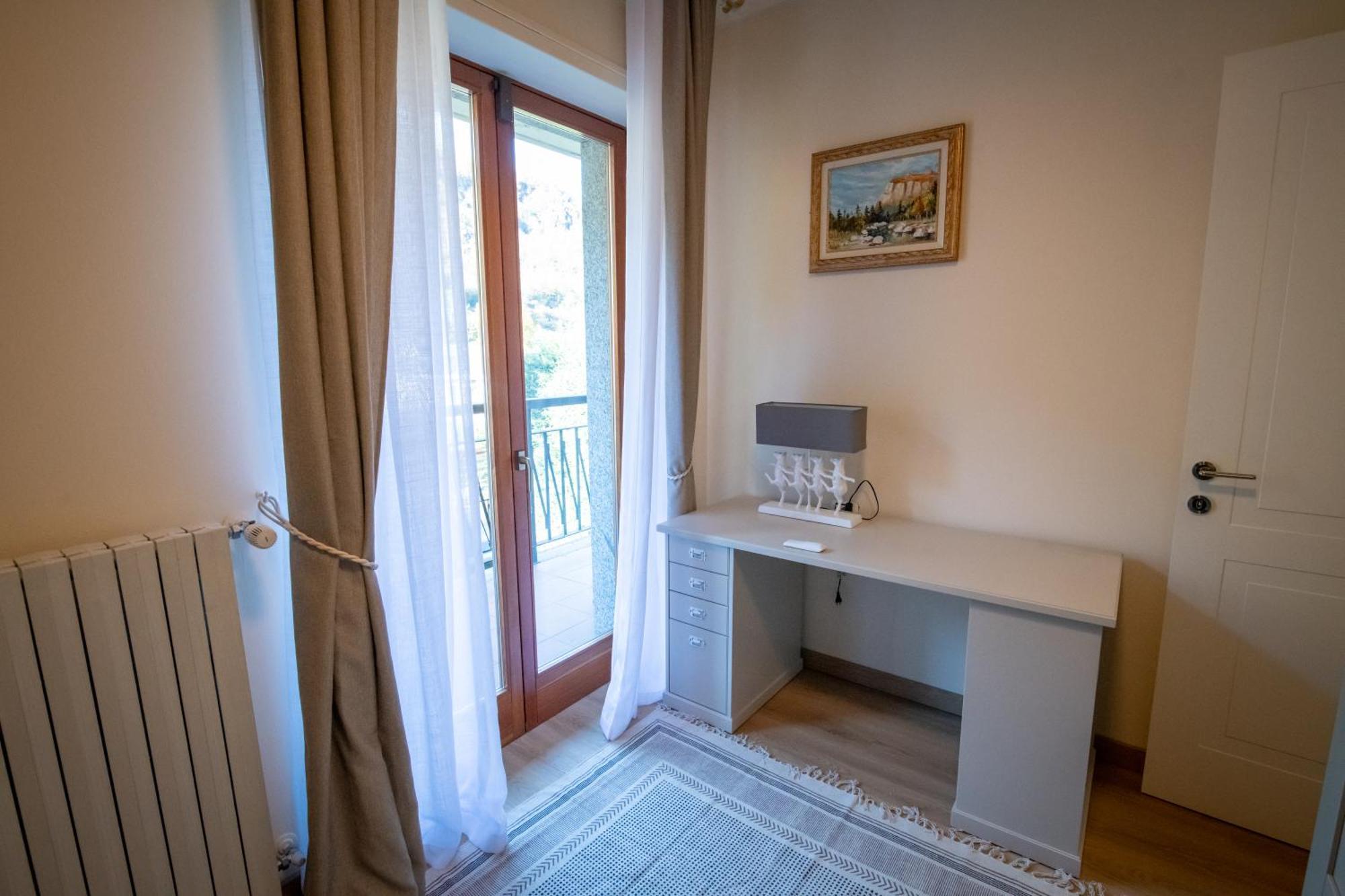 Residenza Lago Sereno Porto Ceresio Buitenkant foto